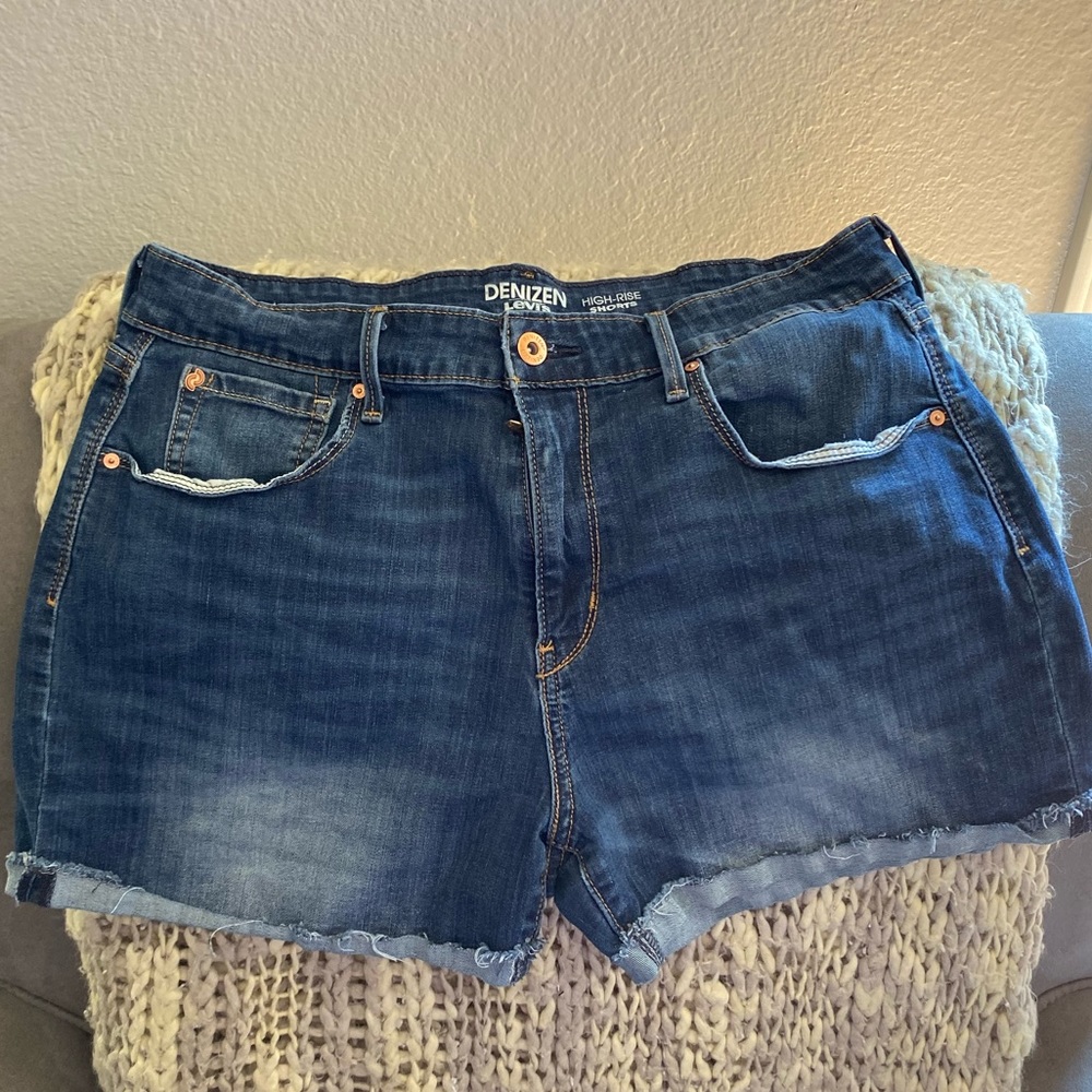 Denizen Levi High Rise Shorts